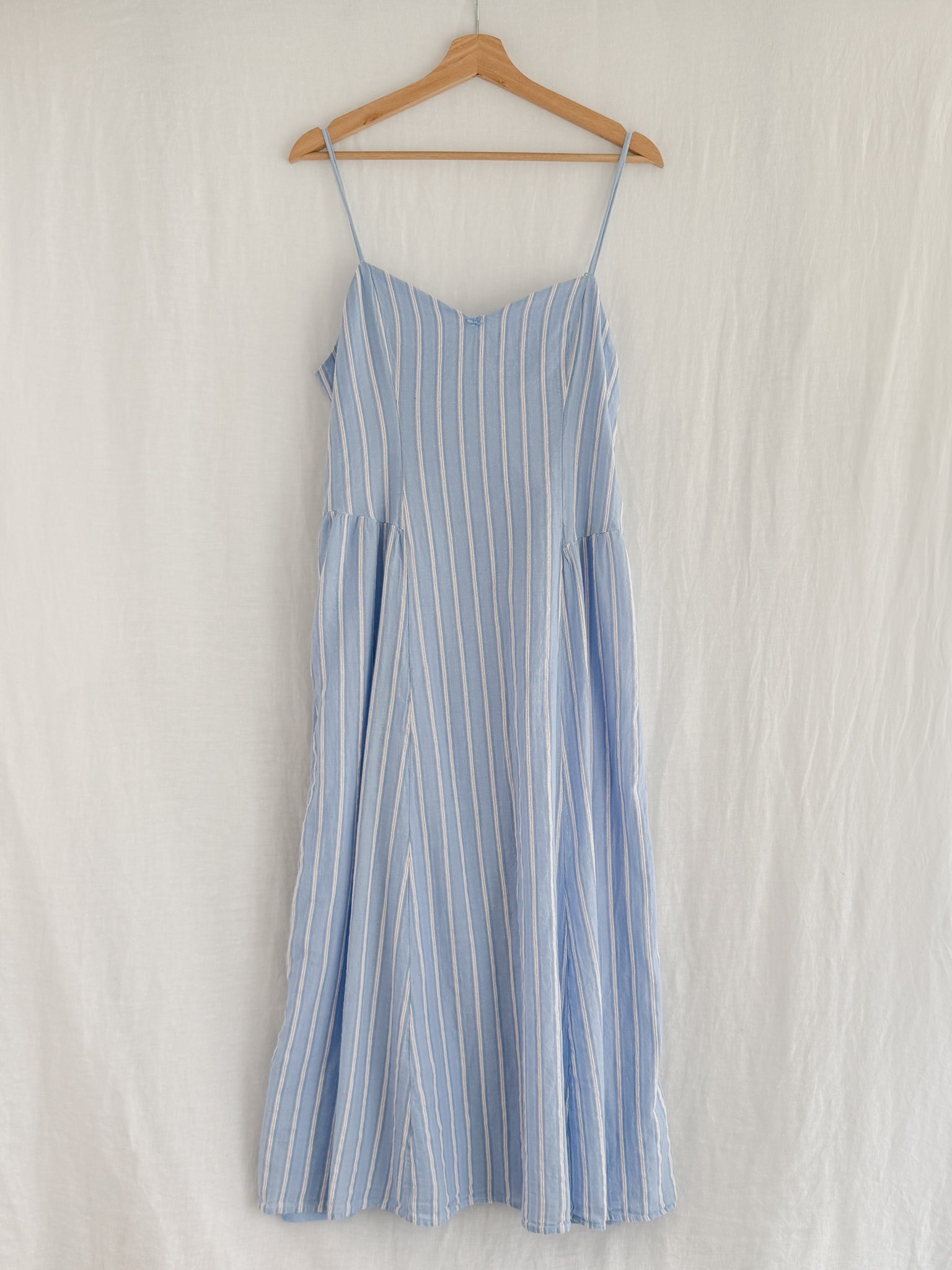 AMERICAN EAGLE - SIZE L