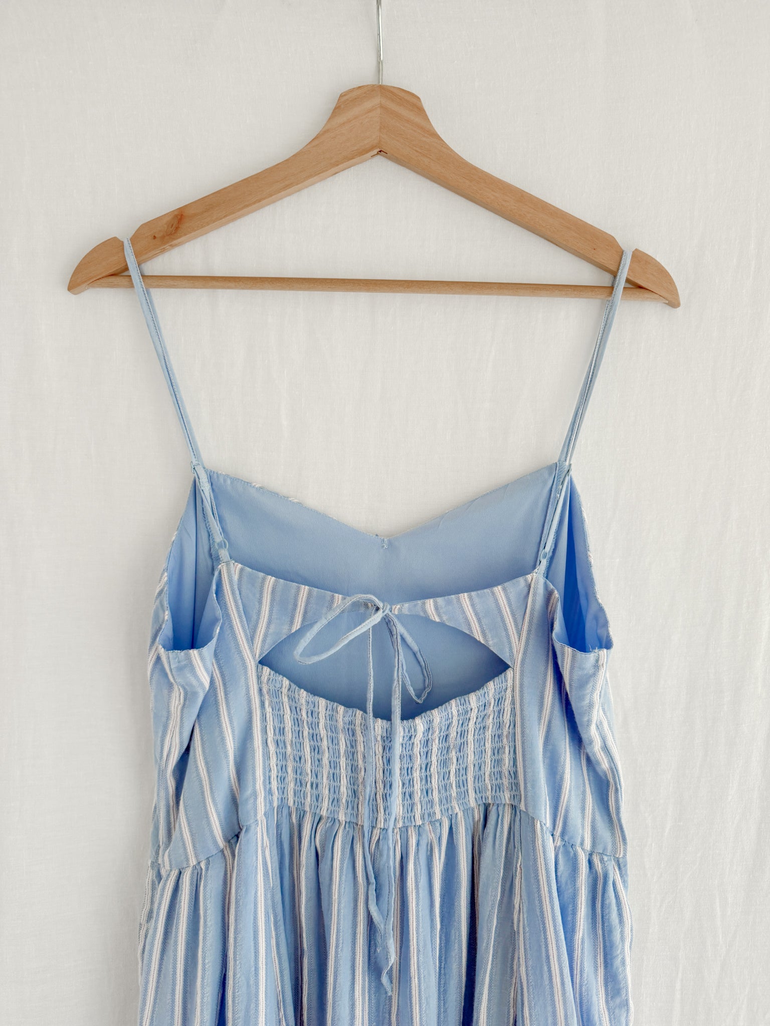 AMERICAN EAGLE - SIZE L