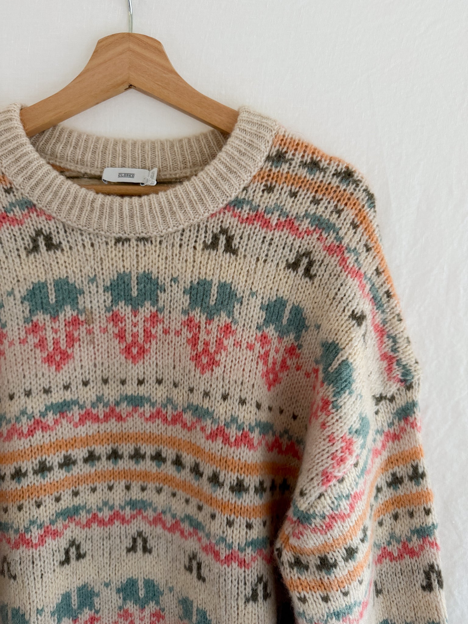 CLOSED - SIZE M
