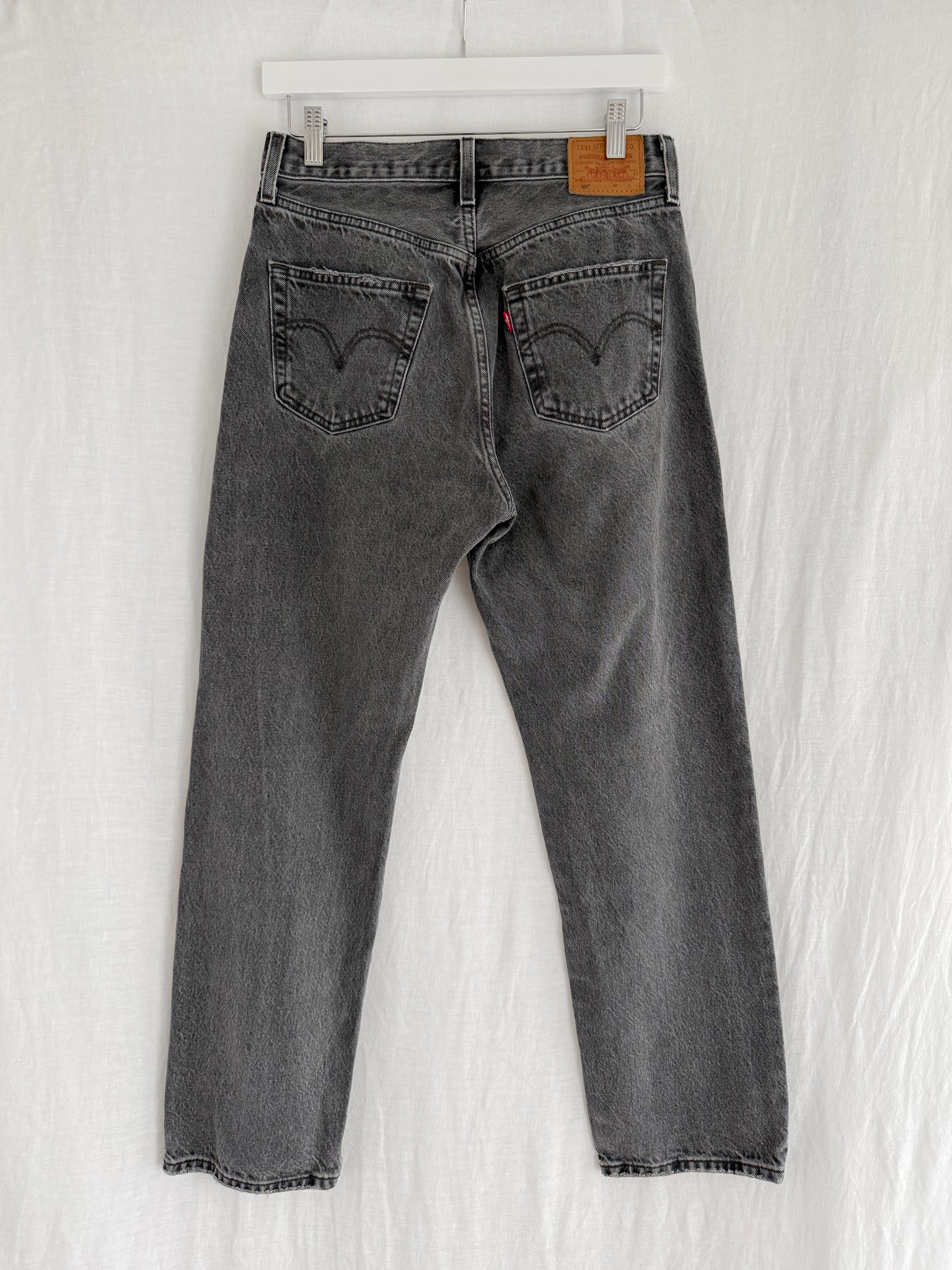 LEVI'S - SIZE 27