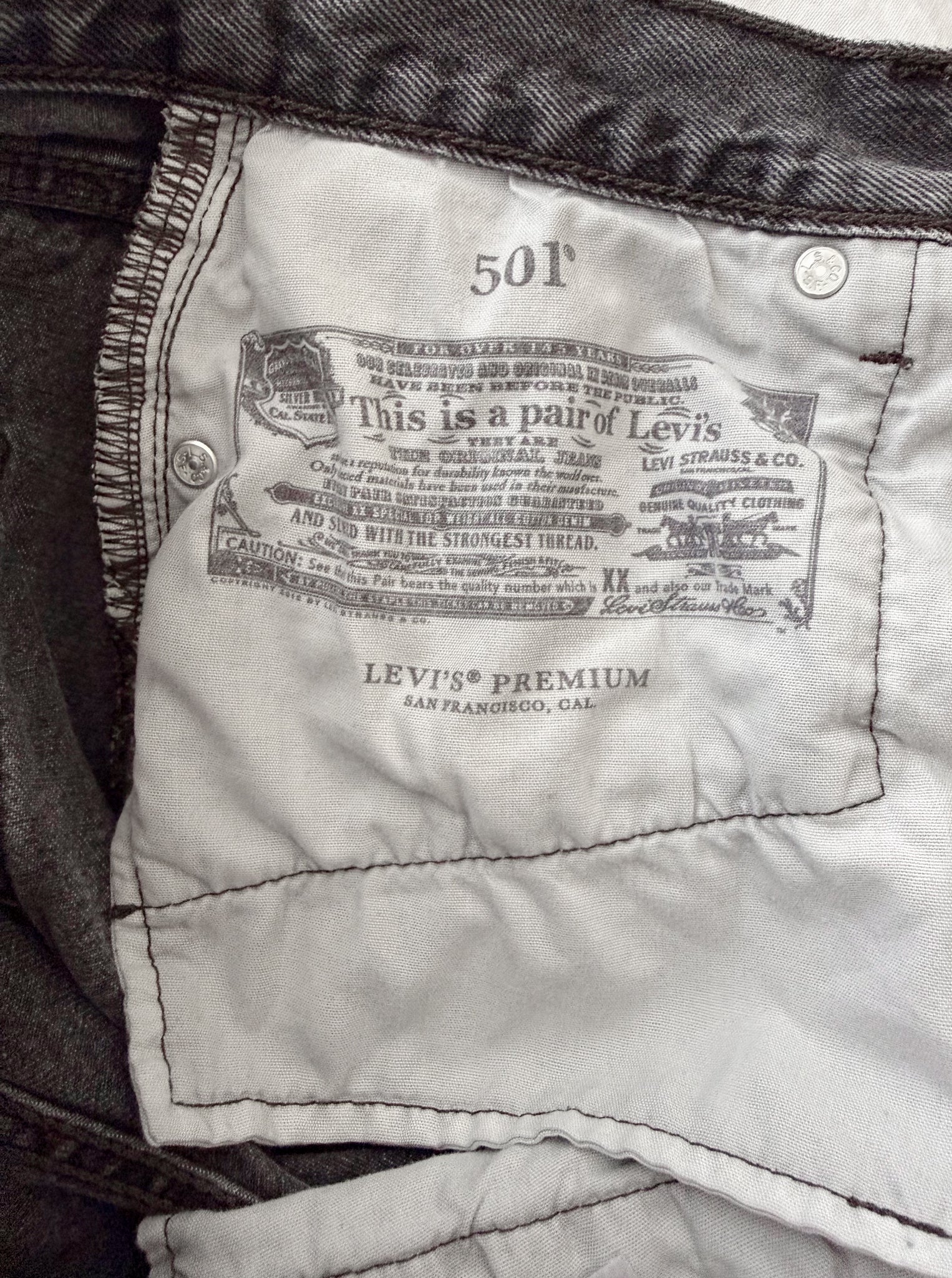 LEVI'S - SIZE 27