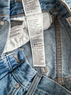 LEVI'S - SIZE 23